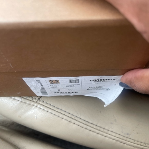Womens Burberry sneakers - Picture 1 of 7
